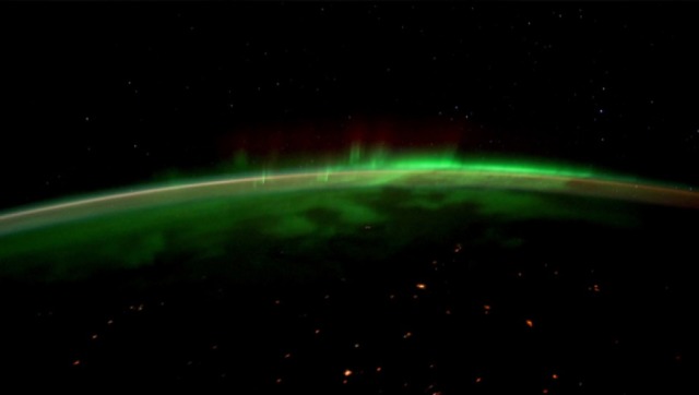 astronomos-descubren-una-extrana-luz-verde-en-la-atmosfera-de-la-tierra